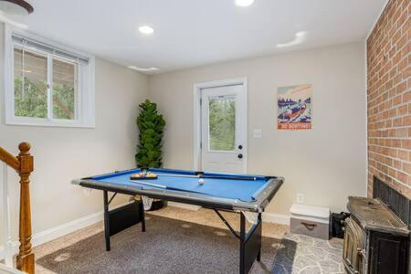 Harpers Ferry Cabin Hot Tub, Deck, Fire Pit, Wifi Ngoại thất bức ảnh