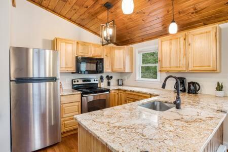 Harpers Ferry Cabin Hot Tub, Deck, Fire Pit, Wifi Ngoại thất bức ảnh